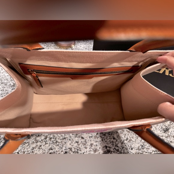 VERSACE
Canvas Calfskin Large Medusa Pop Cabas Tote Beige - Picture 2 of 10